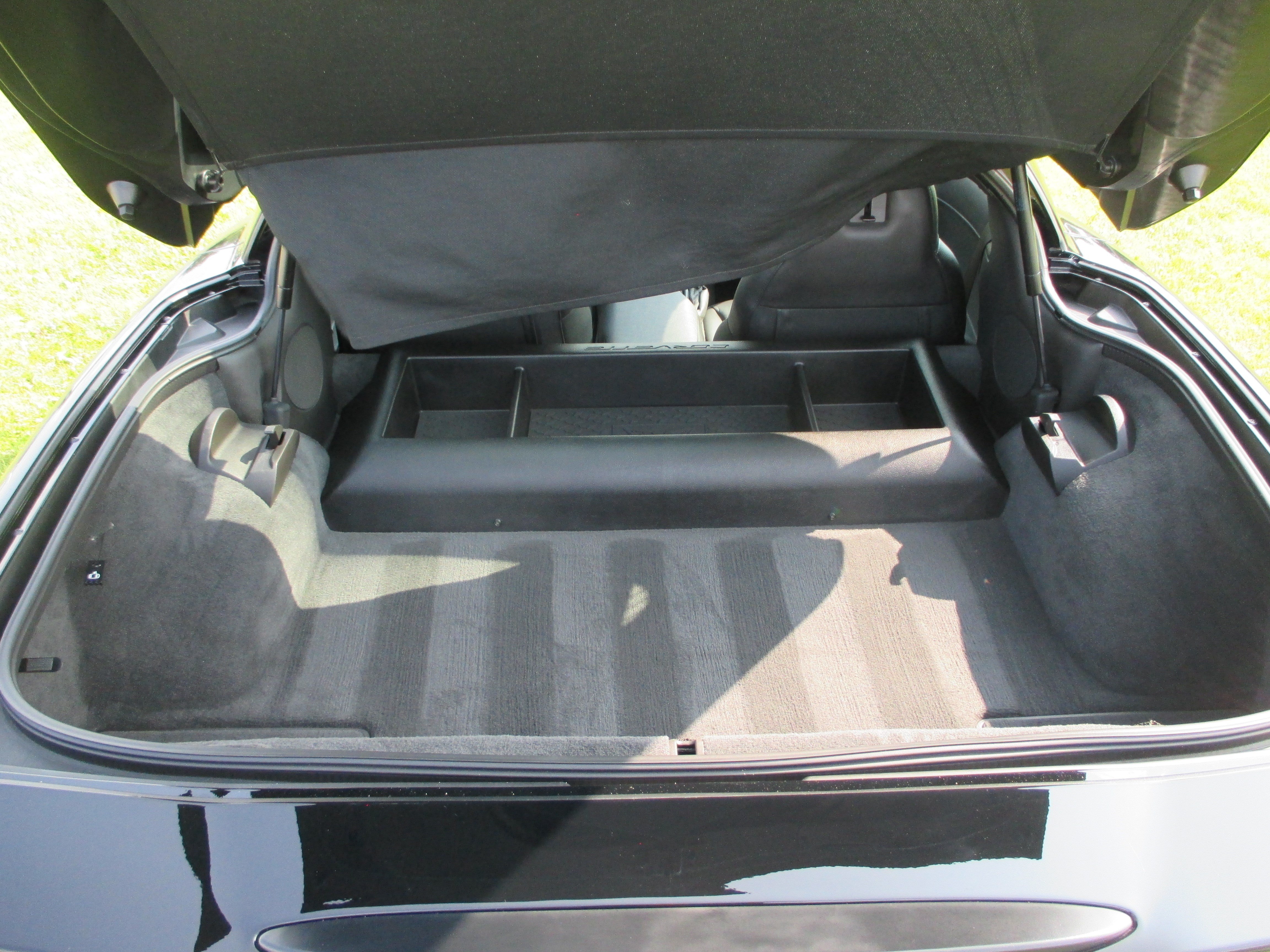 Used 2006 Chevrolet Corvette Coupe w/ Preferred Equipment Group RWD image 9