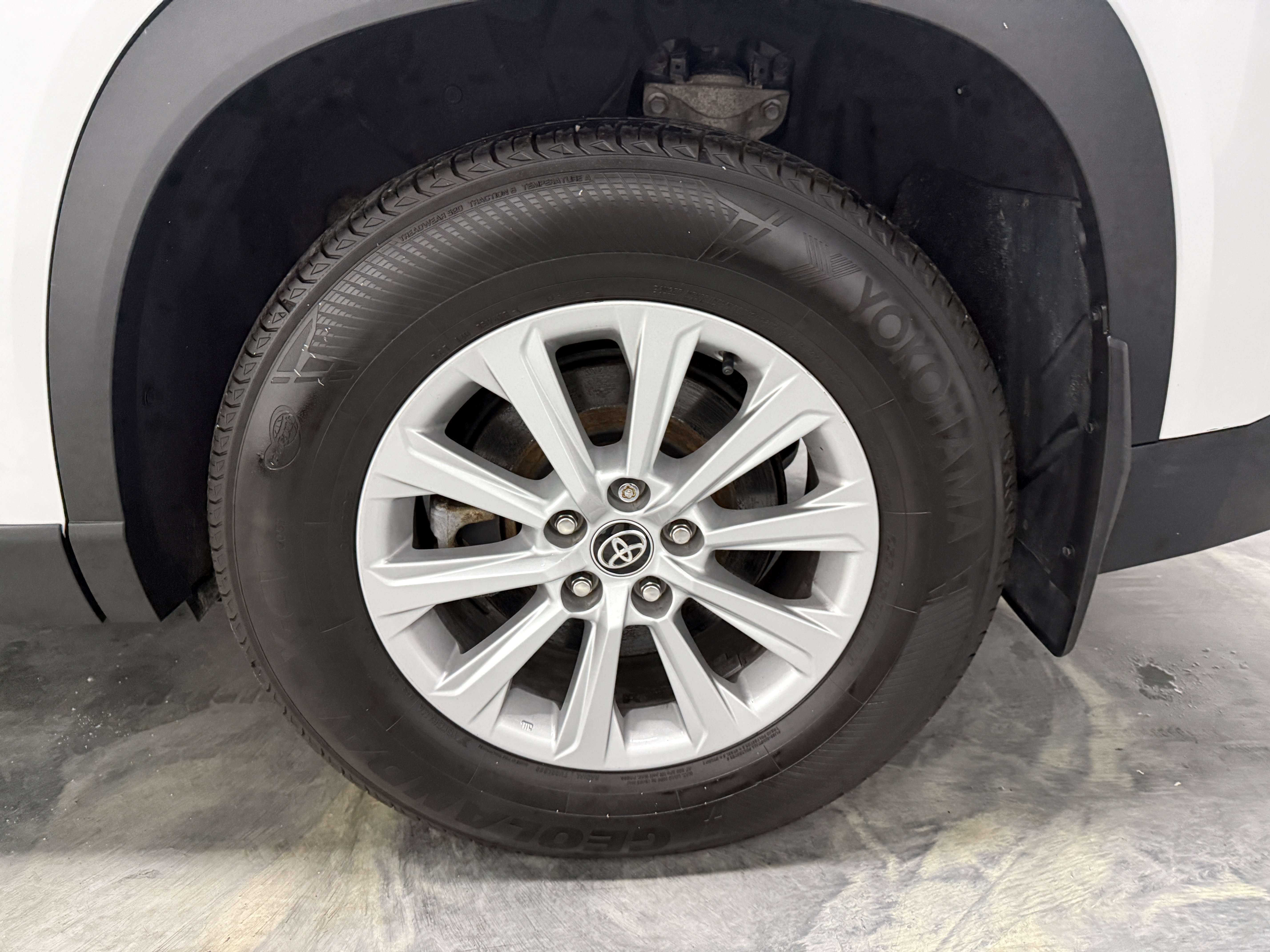 Used 2024 Toyota Grand Highlander AWD image 30