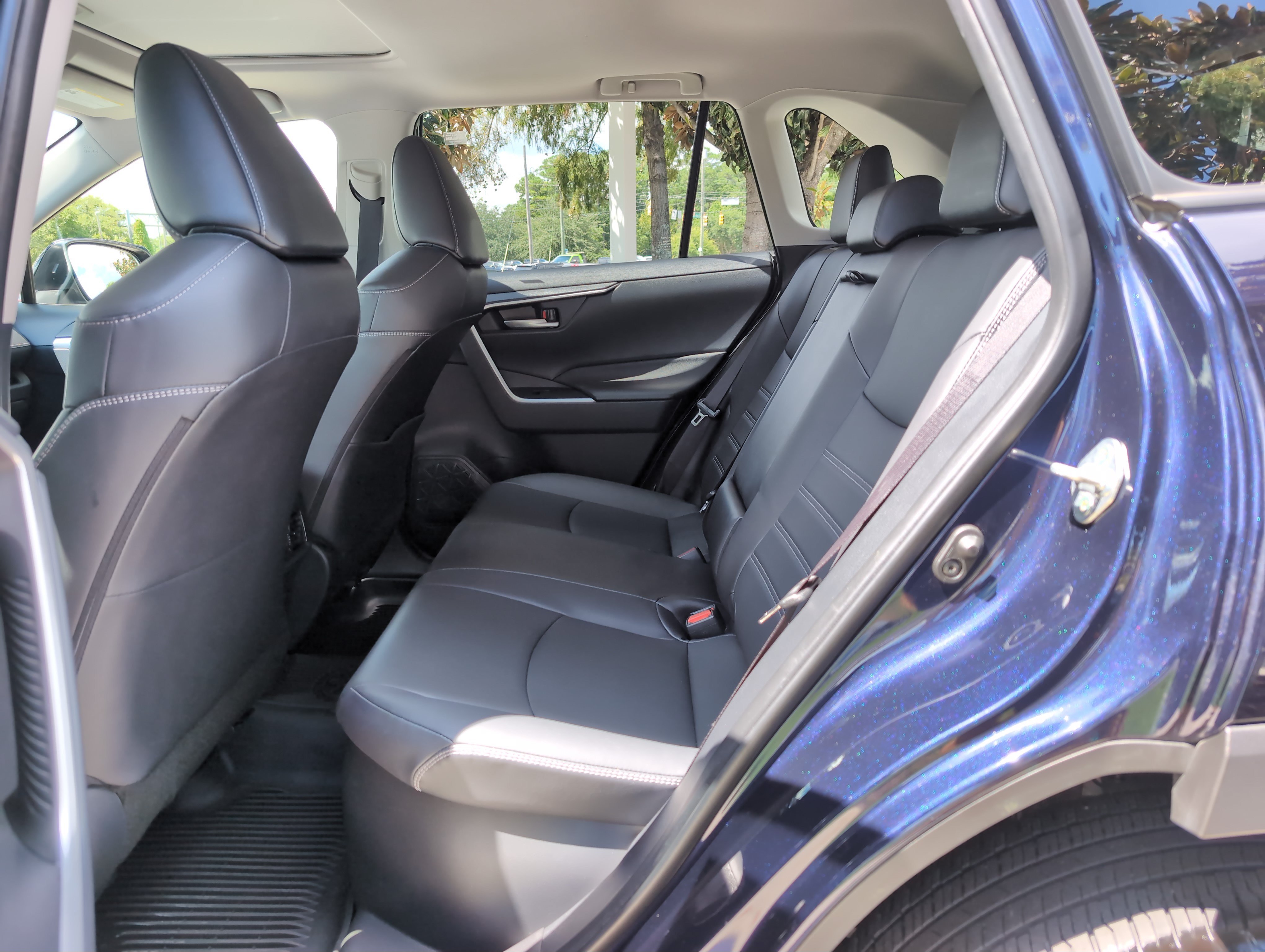 Used 2025 Toyota RAV4 XLE Premium w/ Weather Package AWD/4WD image 31
