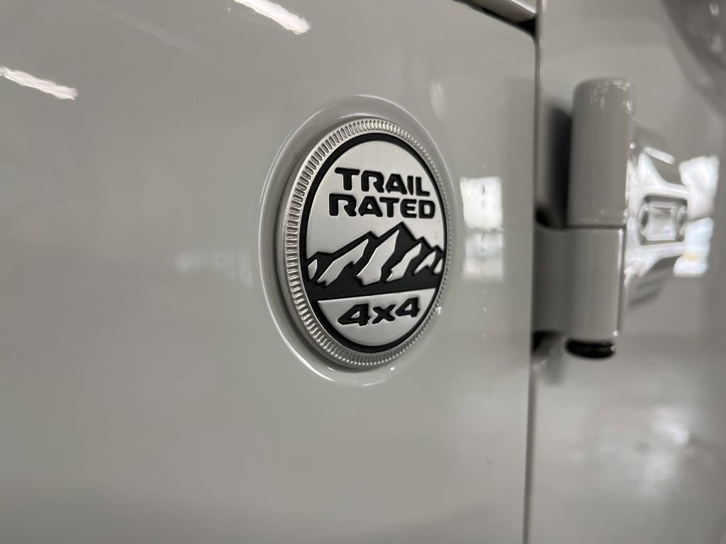 Used 2021 Jeep Wrangler Unlimited Sahara w/ Dual Top Group image 14