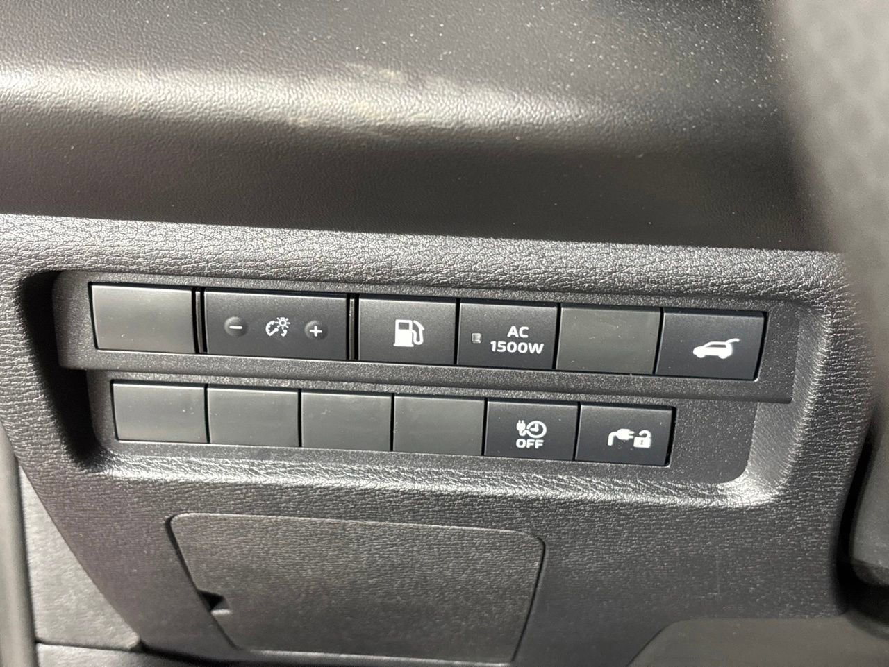 Used 2025 Mitsubishi Outlander SEL Black Edition AWD/4WD image 17