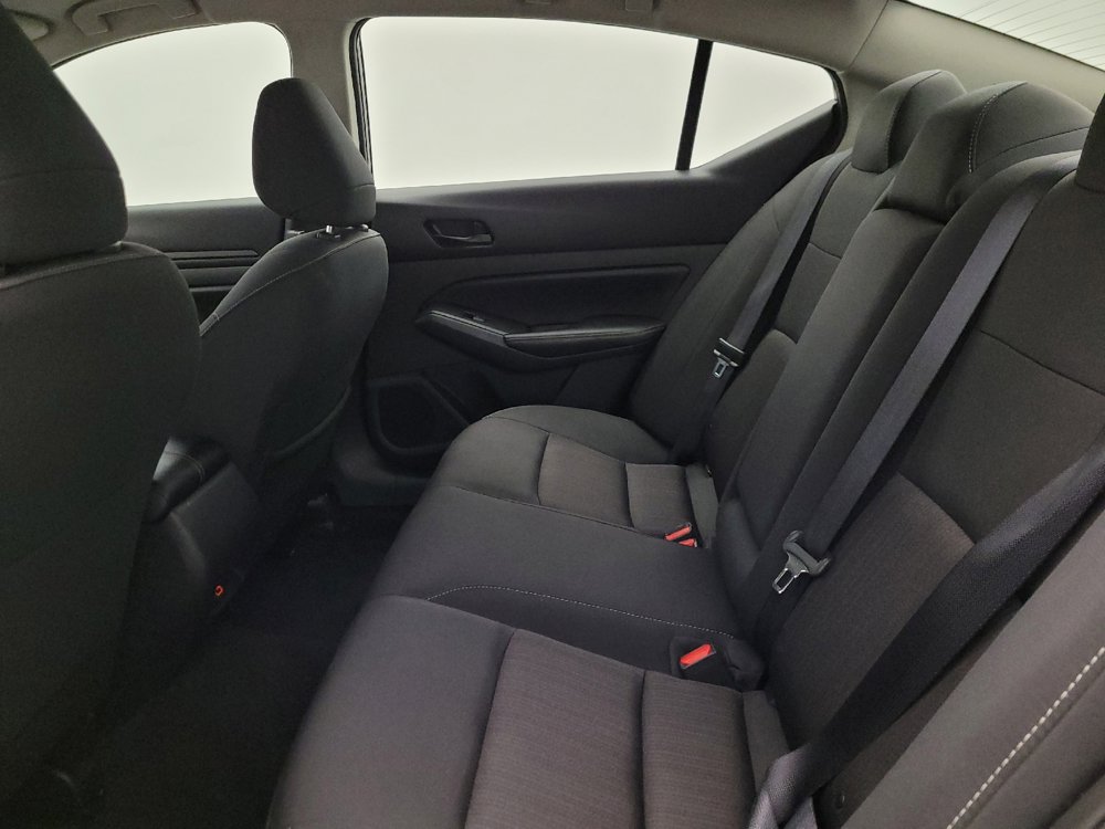 Used 2025 Nissan Altima 2.5 SV FWD image 18