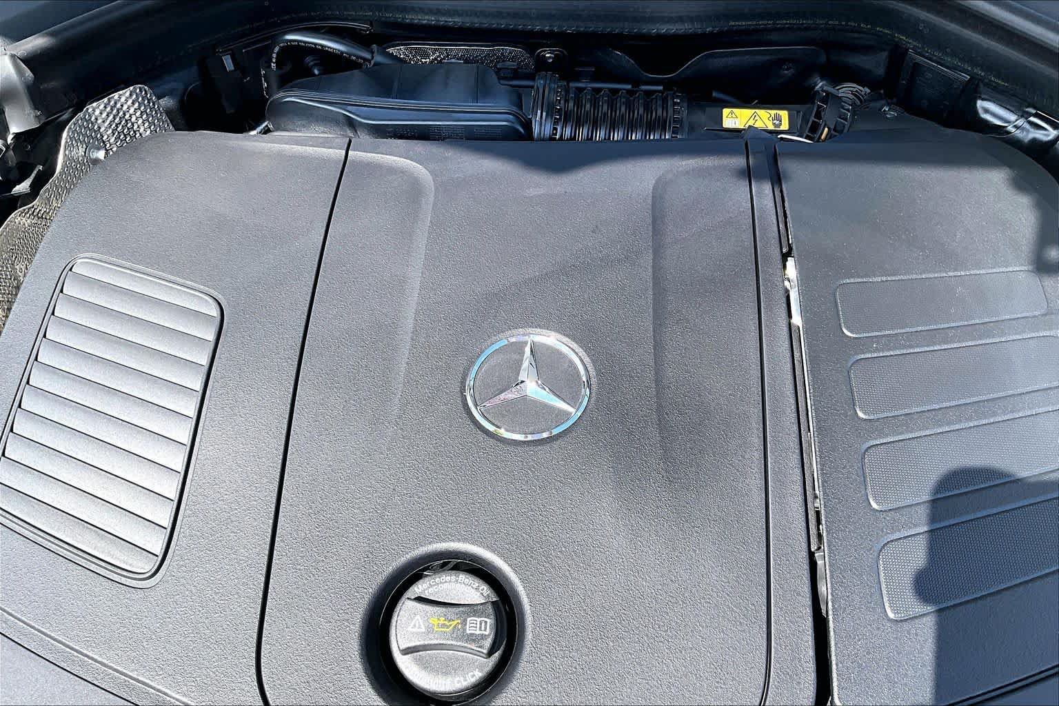 Used 2025 Mercedes-Benz GLC 300 4MATIC image 33