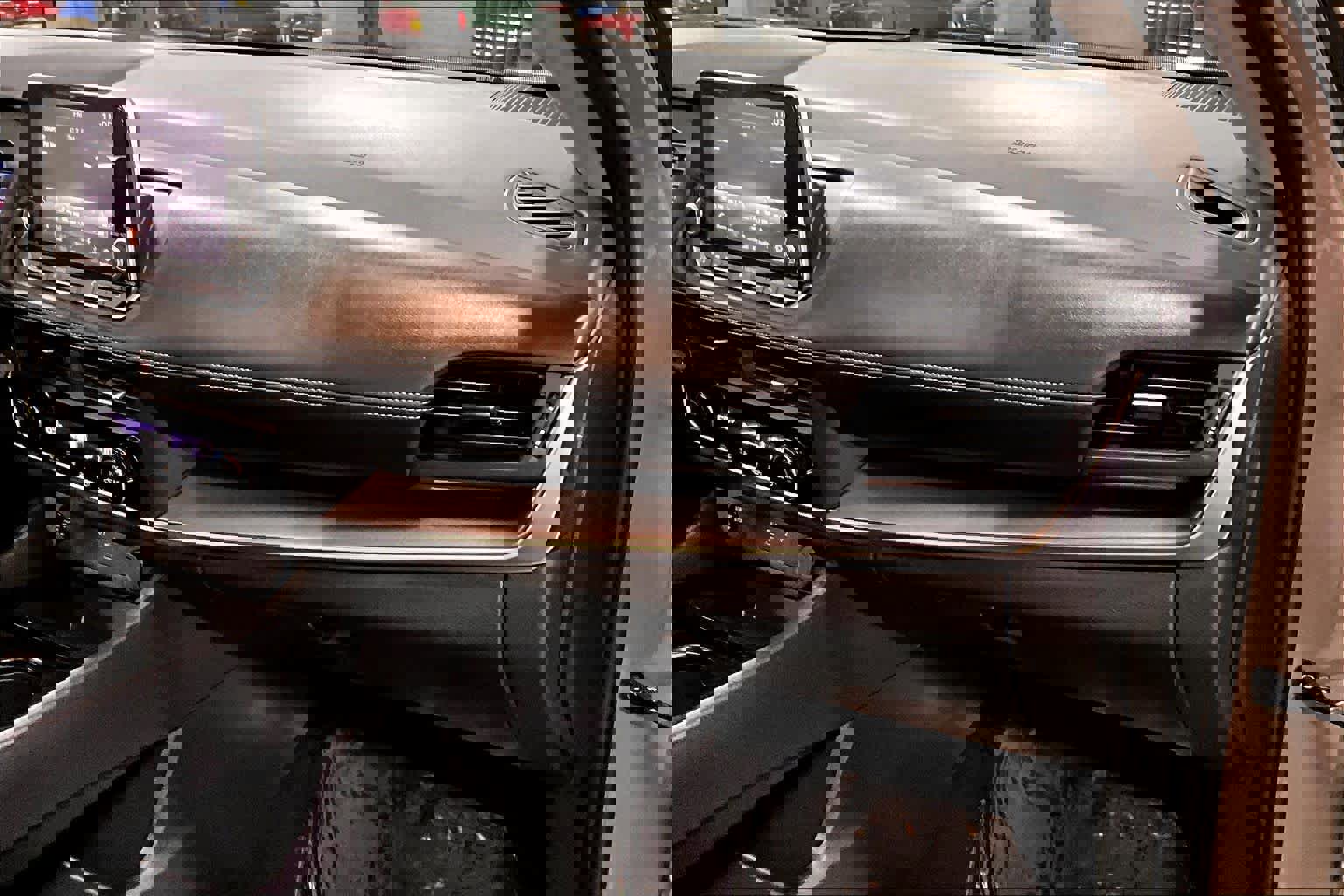 Used 2024 Nissan Rogue SV image 17