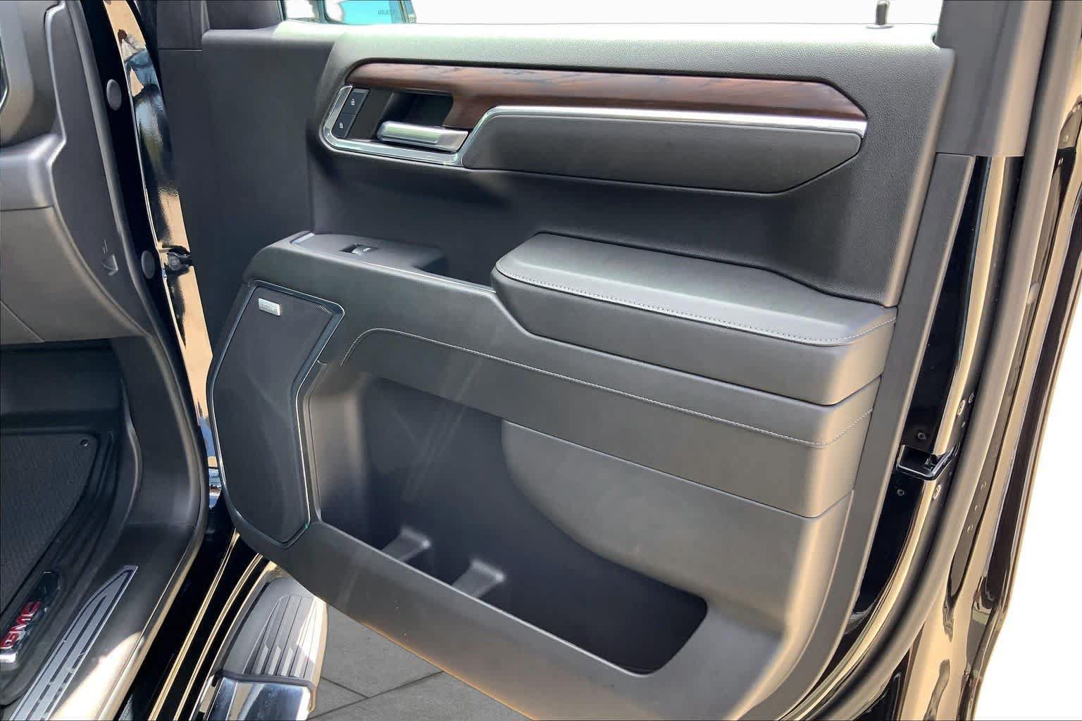 Used 2024 GMC Sierra 1500 SLT AWD/4WD image 22