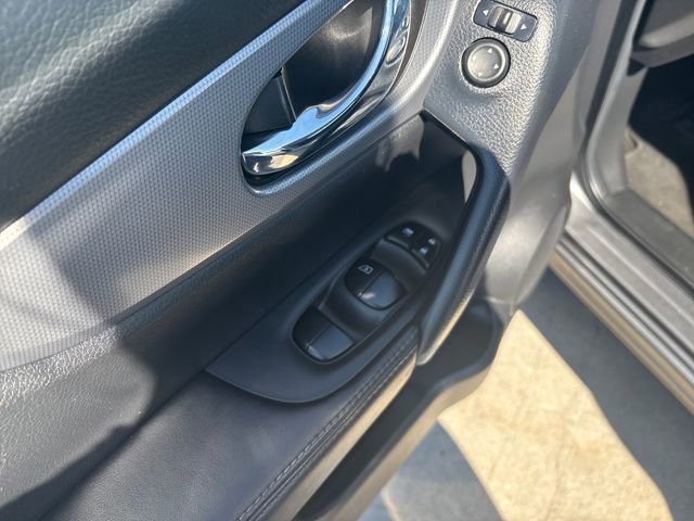 Used 2020 Nissan Rogue Sport SL FWD image 11