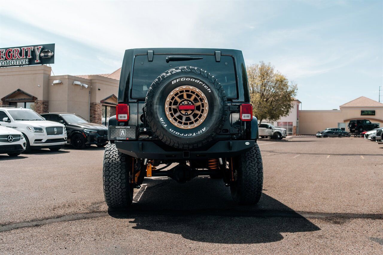 Used 2016 Jeep Wrangler Unlimited Rubicon image 6