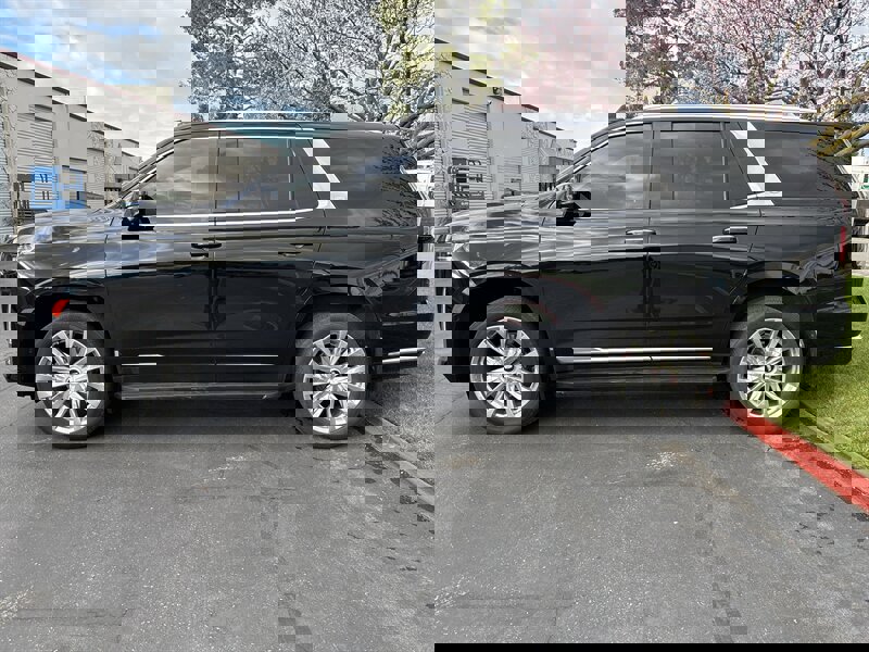 Used 2021 Cadillac Escalade Premium Luxury w/ LPO, Illumination Package image 8