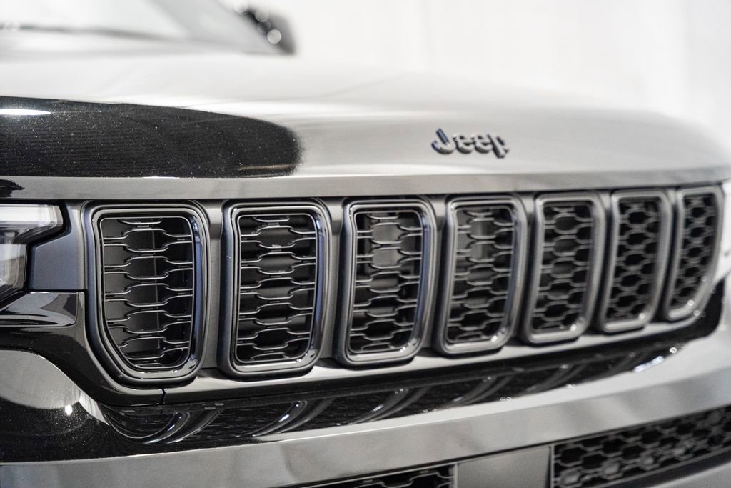 New 2025 Jeep Grand Cherokee L Altitude image 8