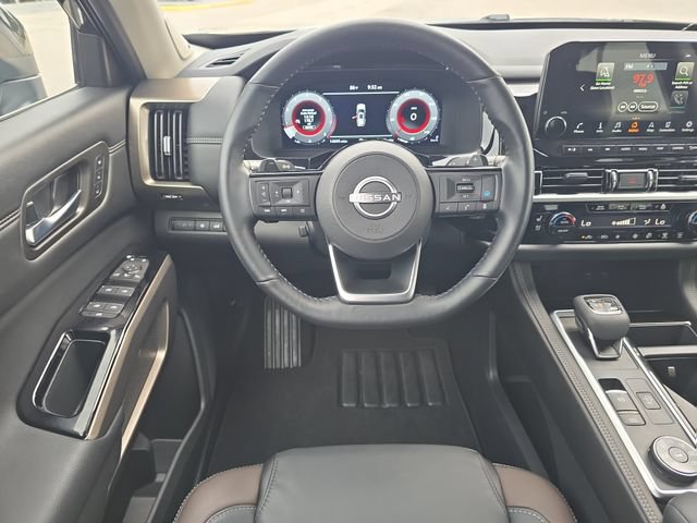 Certified 2025 Nissan Pathfinder Platinum w/ Cargo Package AWD/4WD image 14