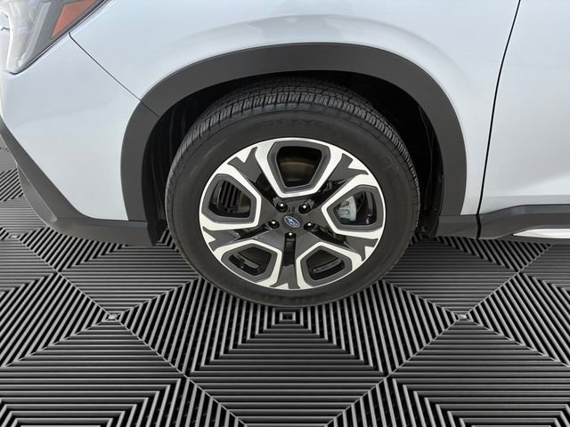 Used 2023 Subaru Ascent Limited image 9