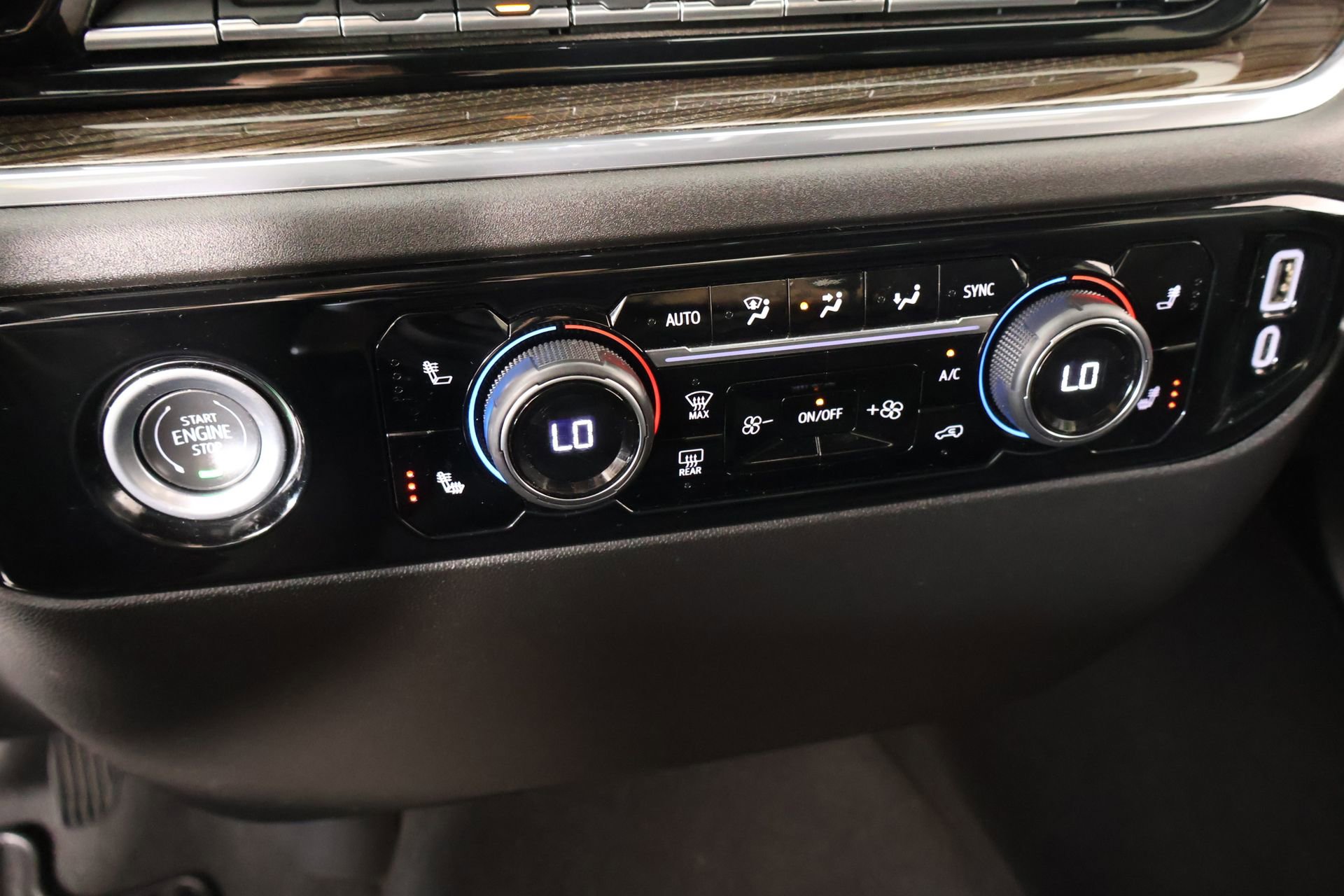 Used 2024 Chevrolet Silverado 1500 LT image 7