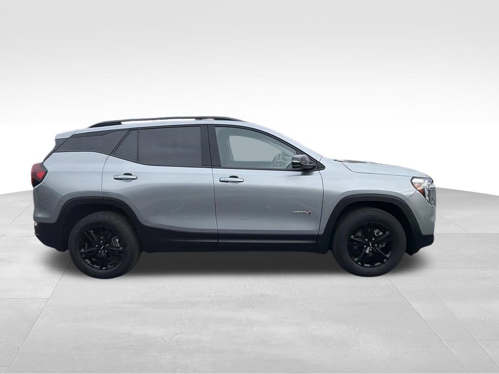 Used 2023 GMC Terrain AT4 AWD/4WD image 2