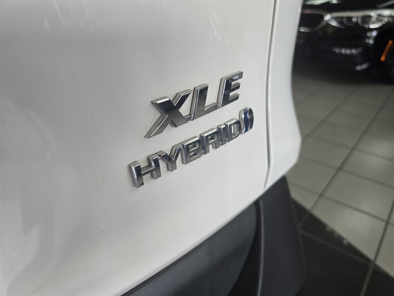 Used 2020 Toyota RAV4 XLE w/ Convenience Package AWD/4WD image 32