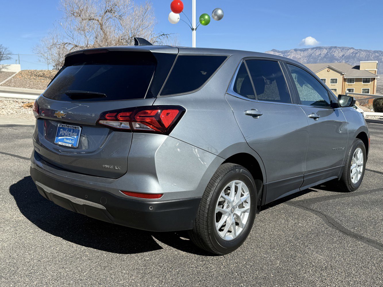 Used 2024 Chevrolet Equinox LT AWD/4WD image 5