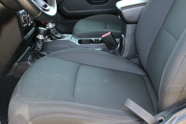 Used 2022 Jeep Gladiator Willys image 34