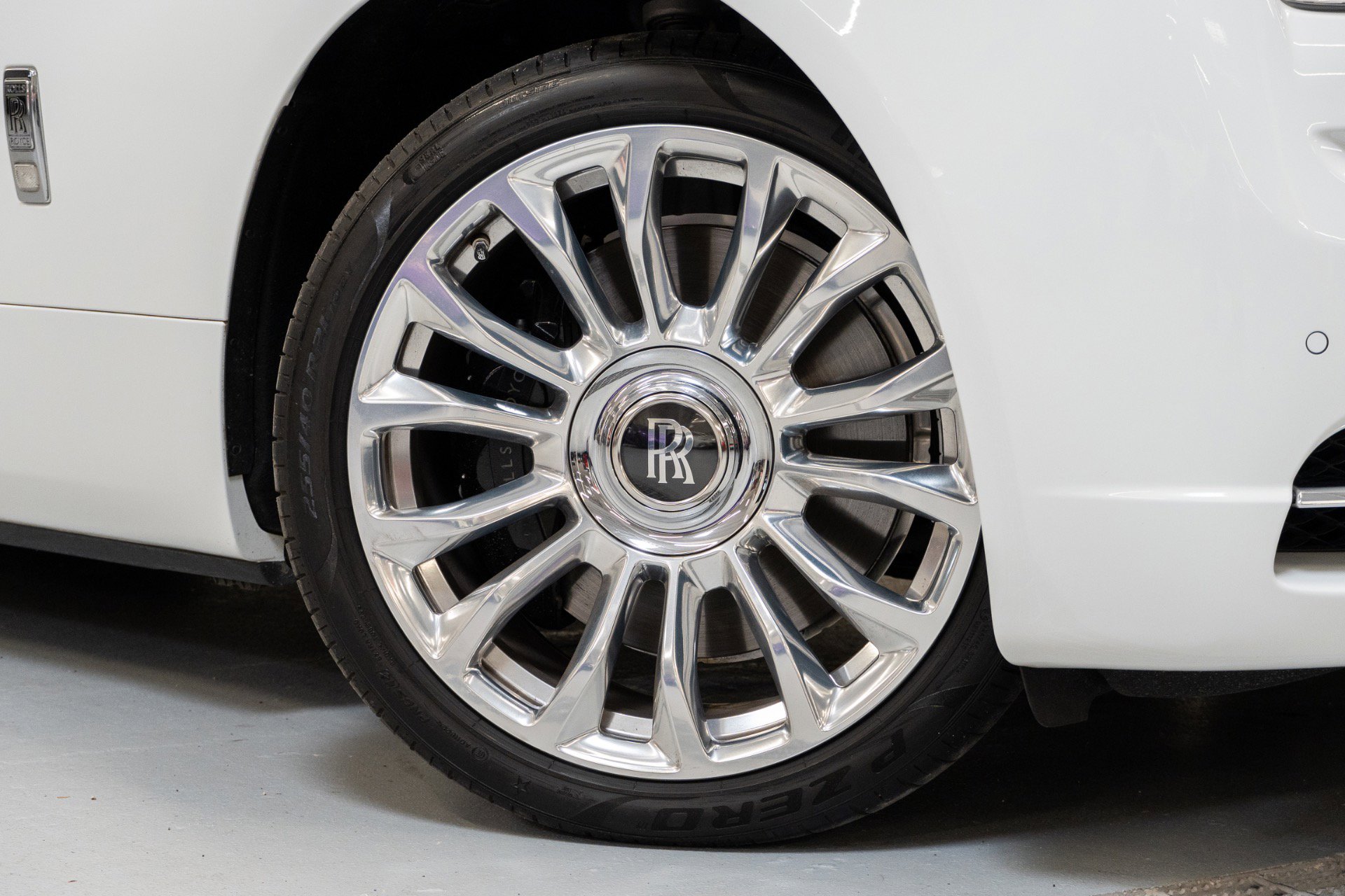 Used 2020 Rolls-Royce Dawn image 3