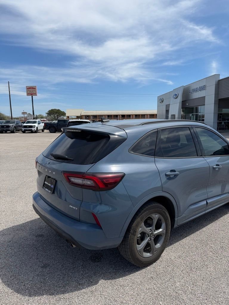 Used 2023 Ford Escape ST-Line image 4