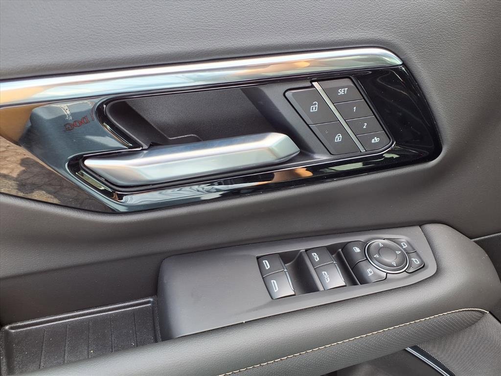 New 2026 Chevrolet Suburban Premier image 7