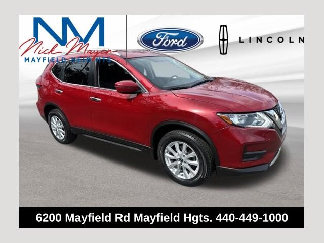 Used 2017 Nissan Rogue SV image 1