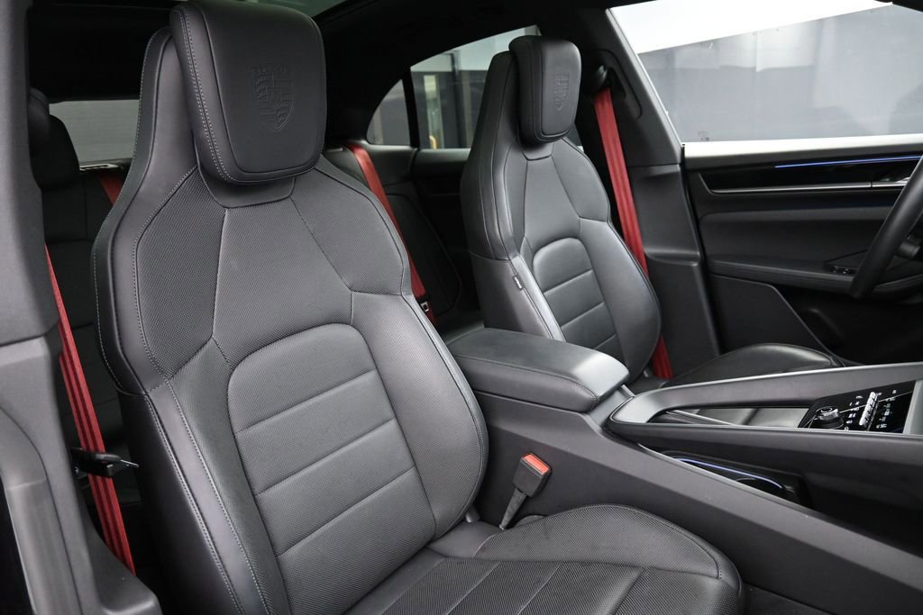 Certified 2025 Porsche Macan 4S Electric AWD/4WD image 28