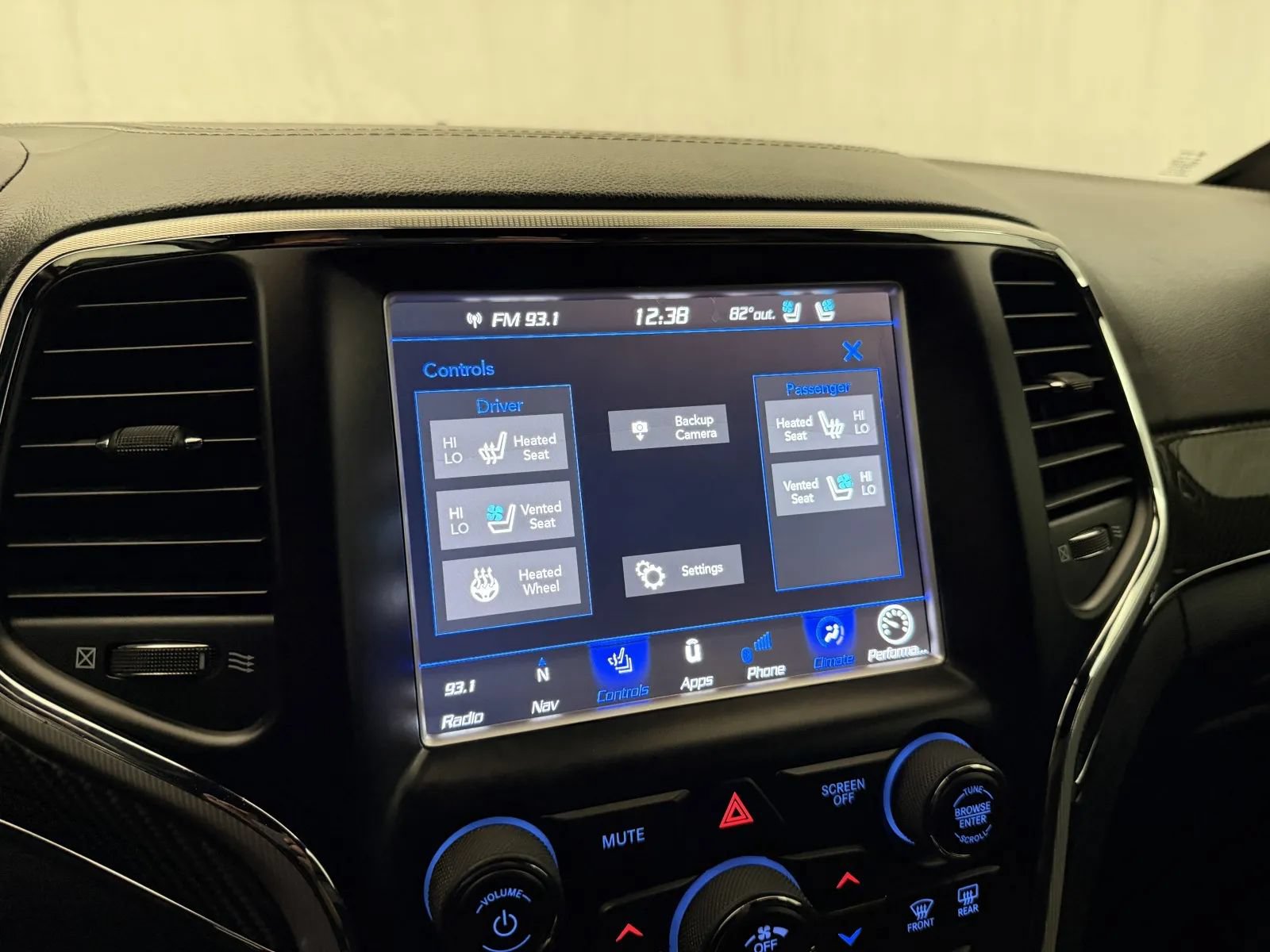 Used 2018 Jeep Grand Cherokee SRT AWD/4WD image 30