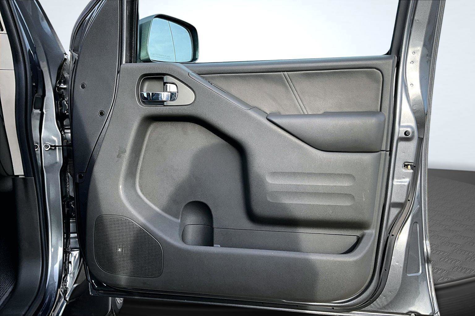 Used 2019 Nissan Frontier PRO-4X image 25