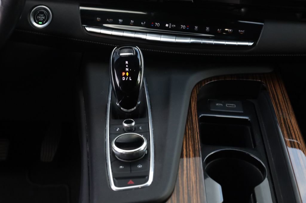 Used 2021 Cadillac Escalade Premium Luxury w/ LPO, Illumination Package image 26