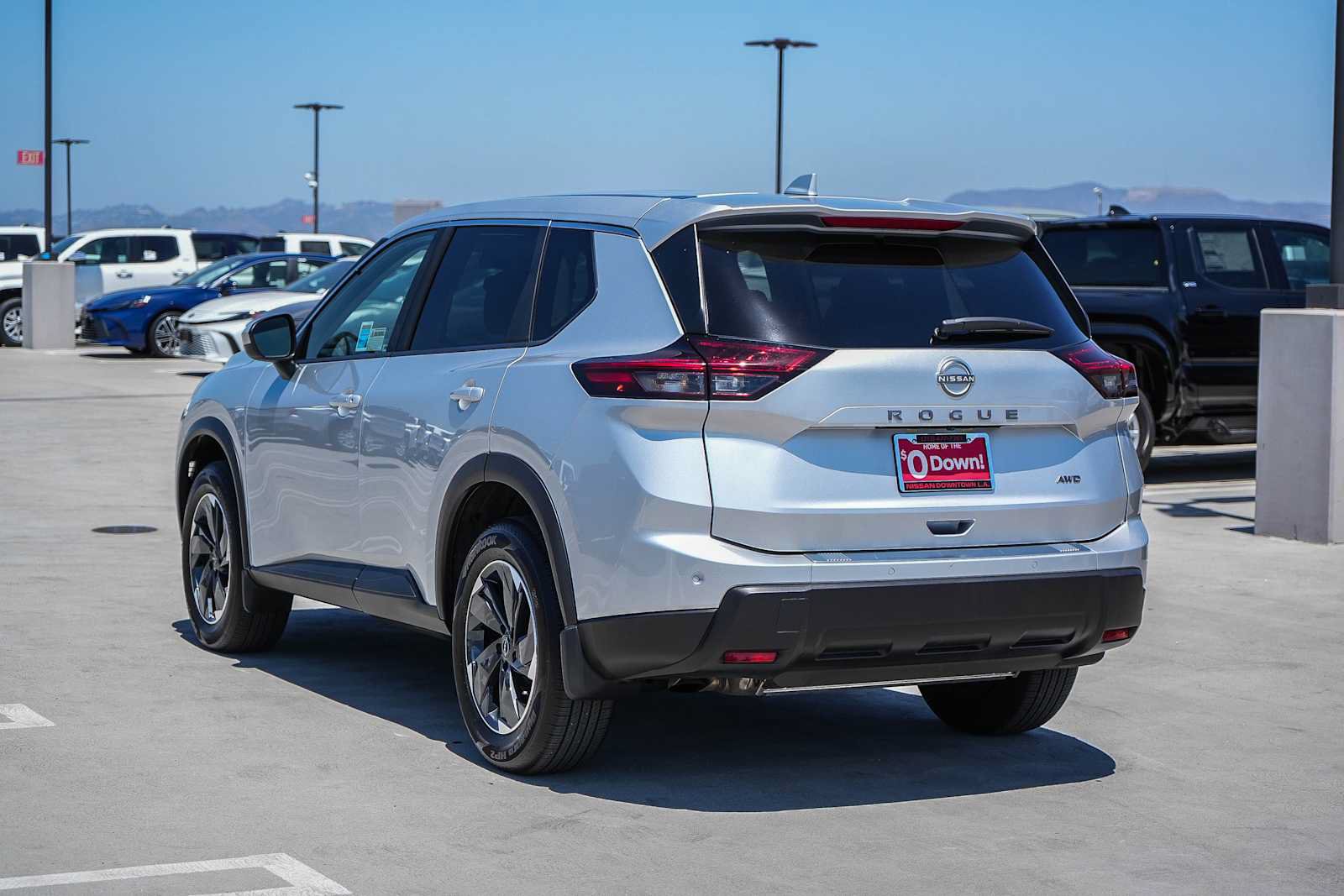 Used 2025 Nissan Rogue SV AWD/4WD image 8