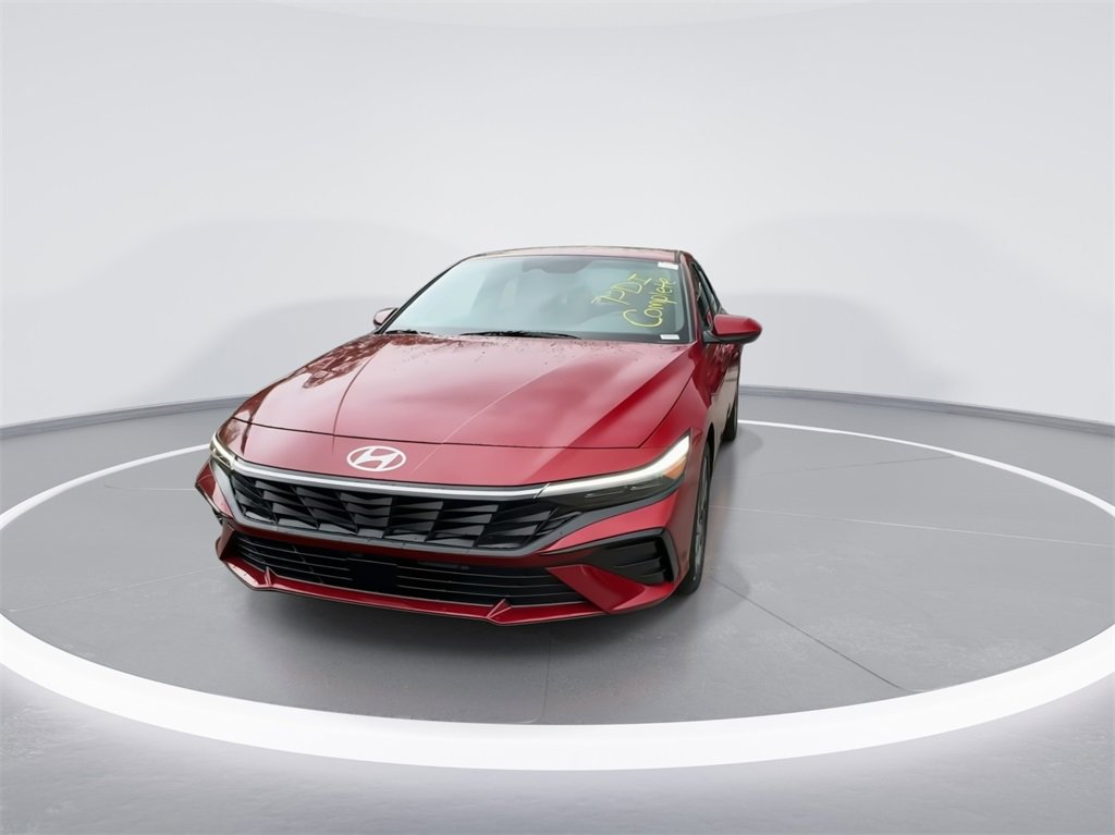 New 2025 Hyundai Elantra SEL image 3