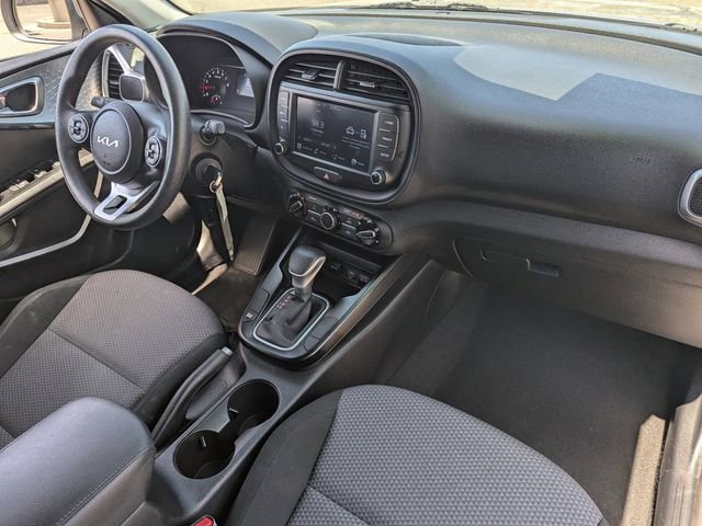 Used 2022 Kia Soul LX w/ Technology Package FWD image 12
