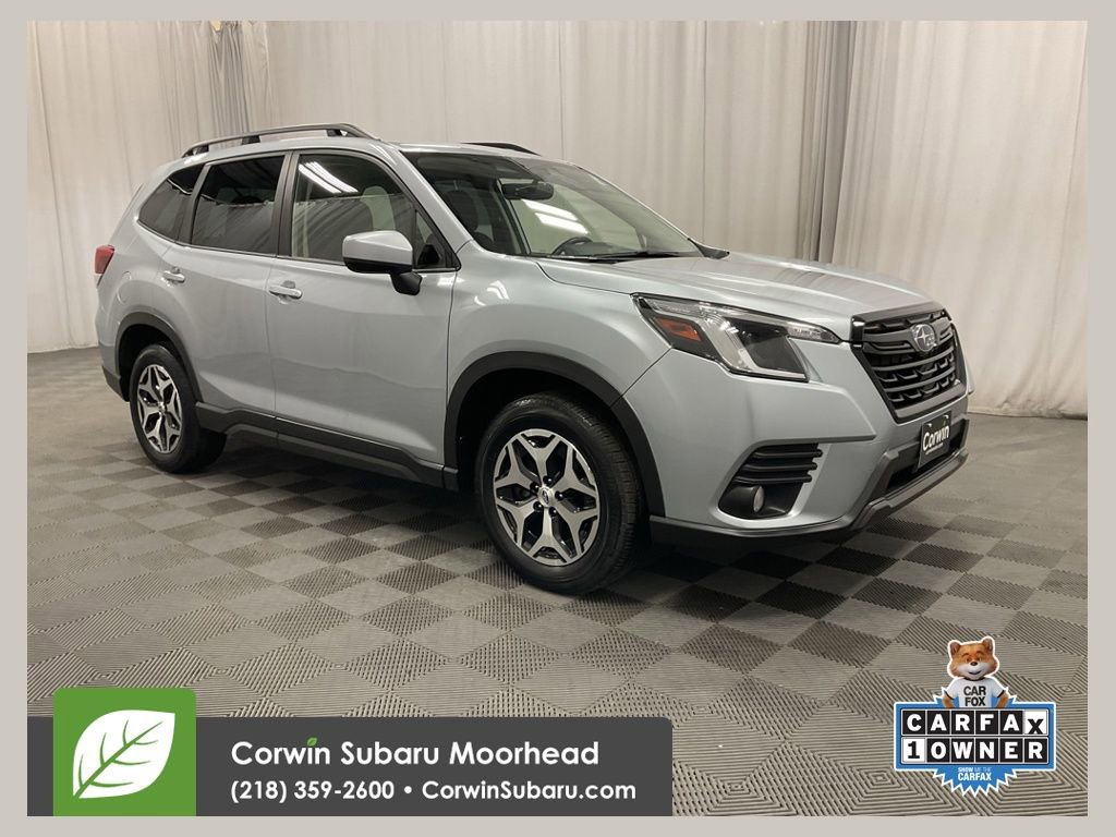 Used 2023 Subaru Forester Premium image 1