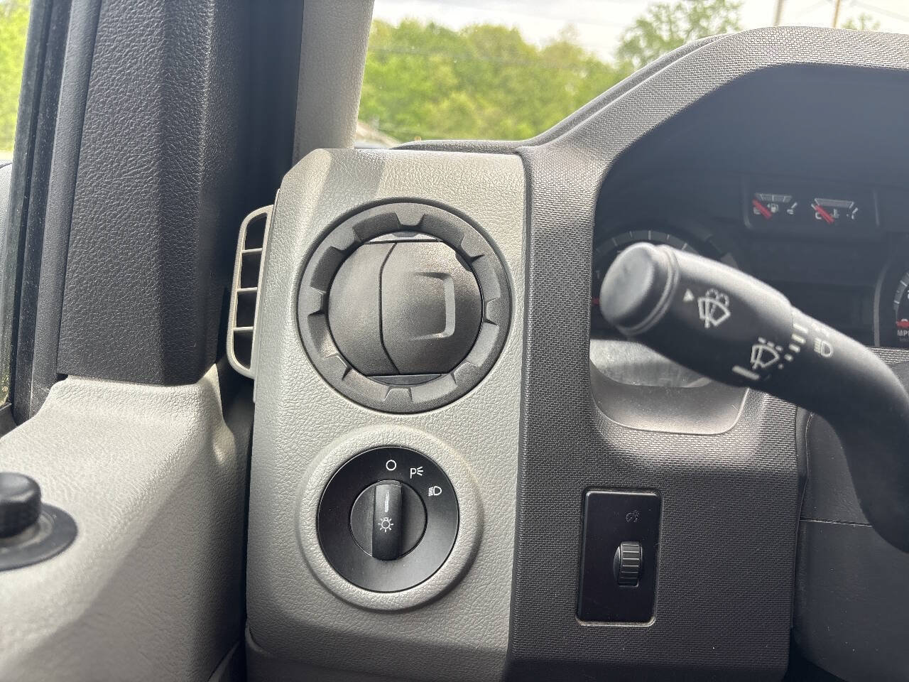 Used 2011 Ford E-250 and Econoline 250 w/ PWR Group RWD image 28