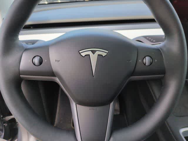 Used 2023 Tesla Model Y Long Range AWD/4WD image 23