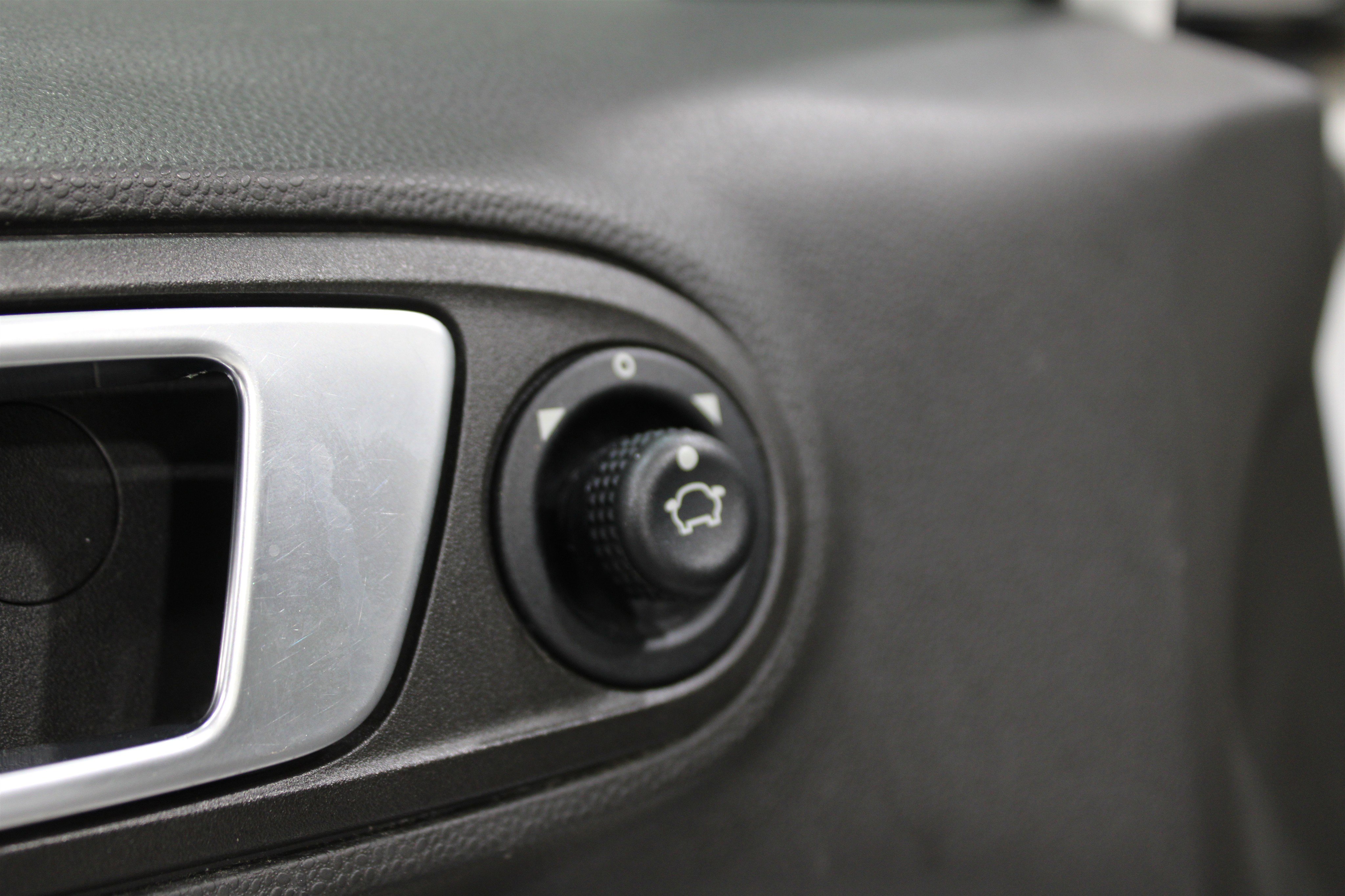 Used 2014 Ford Fiesta SE w/ Comfort Package image 8