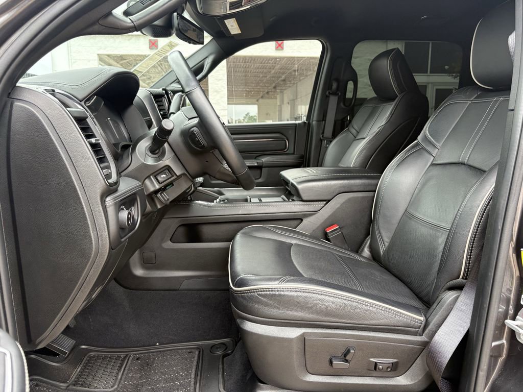 Used 2024 RAM 3500 Limited AWD/4WD image 12