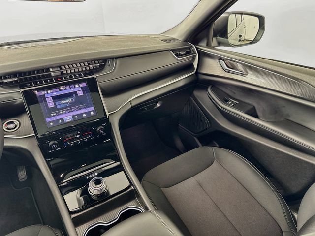 Used 2025 Jeep Grand Cherokee L Laredo w/ Luxury Tech Group I AWD/4WD image 27