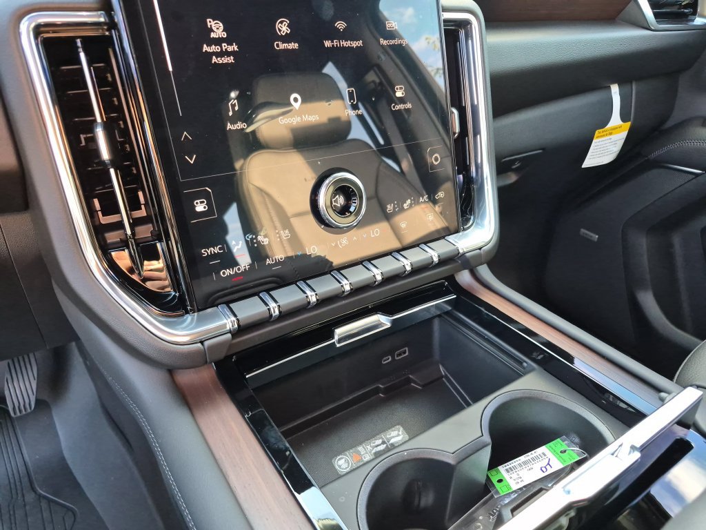 New 2026 GMC Yukon Denali w/ Denali Reserve Package AWD/4WD image 24