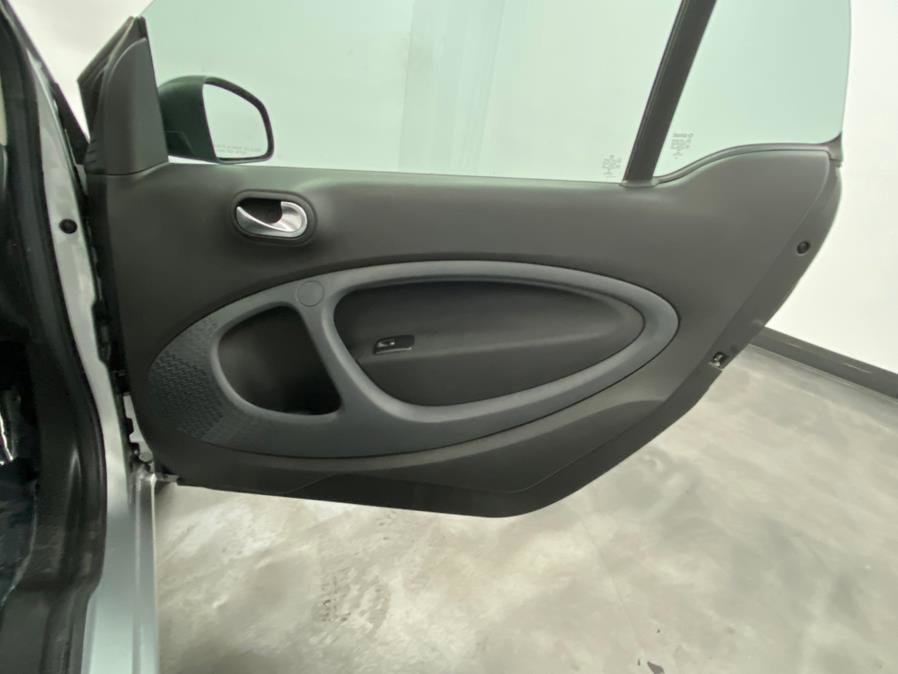 Used 2019 smart fortwo electric drive RWD image 42