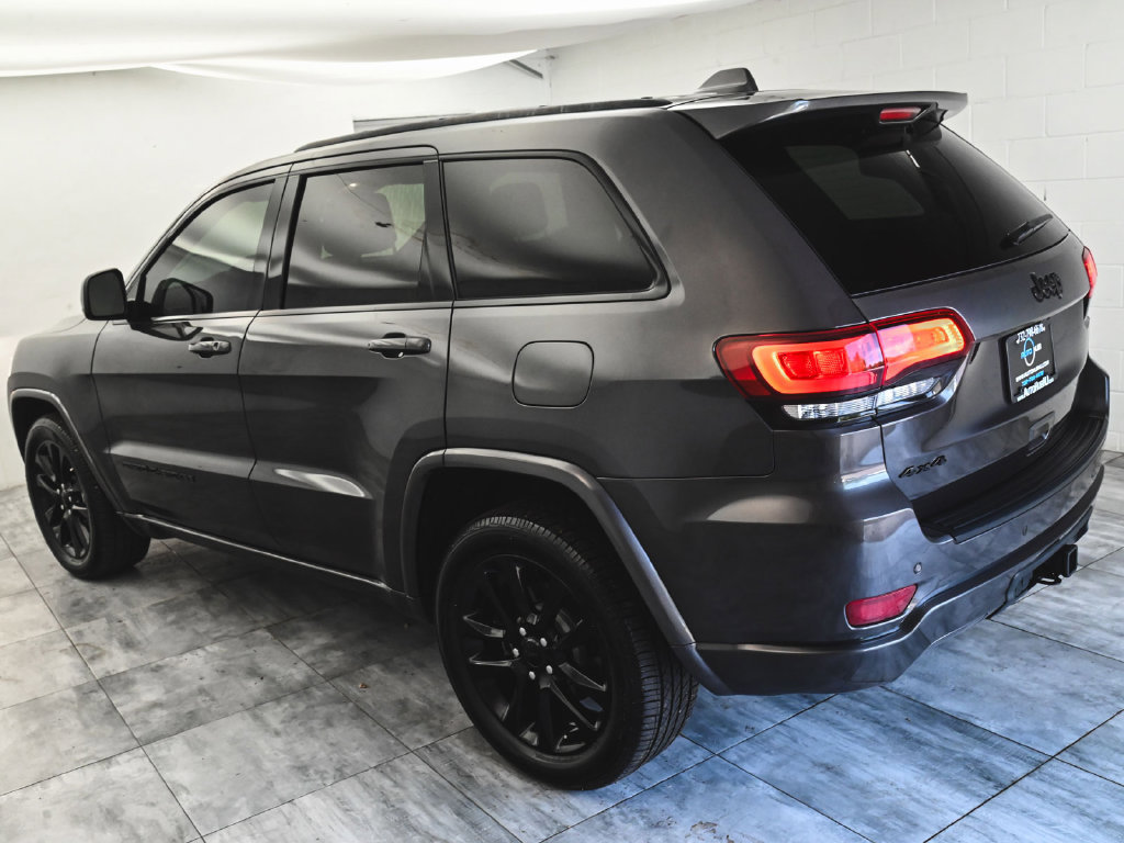 Used 2021 Jeep Grand Cherokee Laredo X AWD/4WD image 4