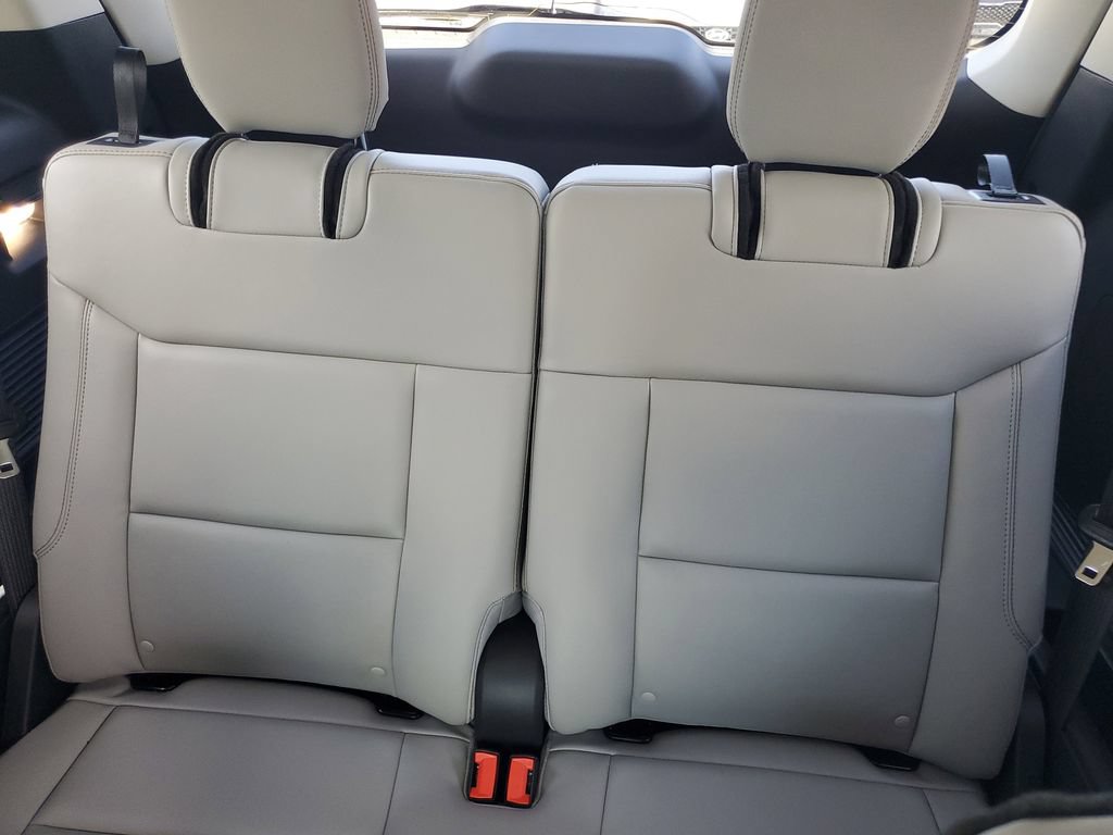 Used 2026 Ford Explorer Active w/ Active Comfort Package RWD image 23