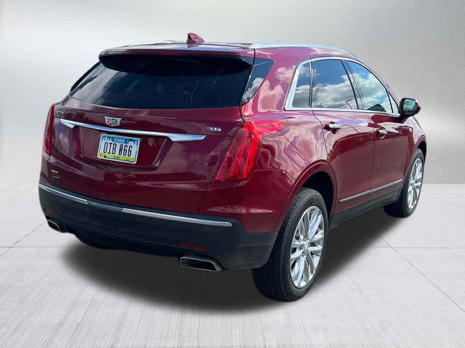 Used 2019 Cadillac XT5 Premium Luxury AWD/4WD image 3