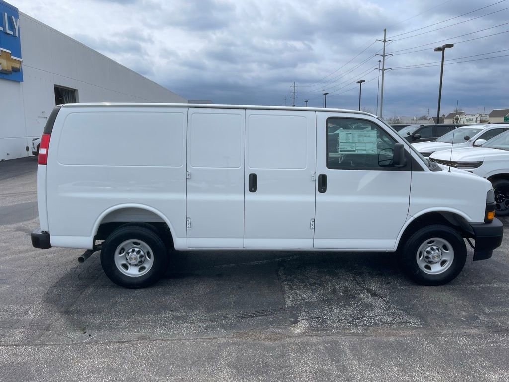 New 2025 Chevrolet Express 2500 w/ Driver Convenience Package RWD image 8