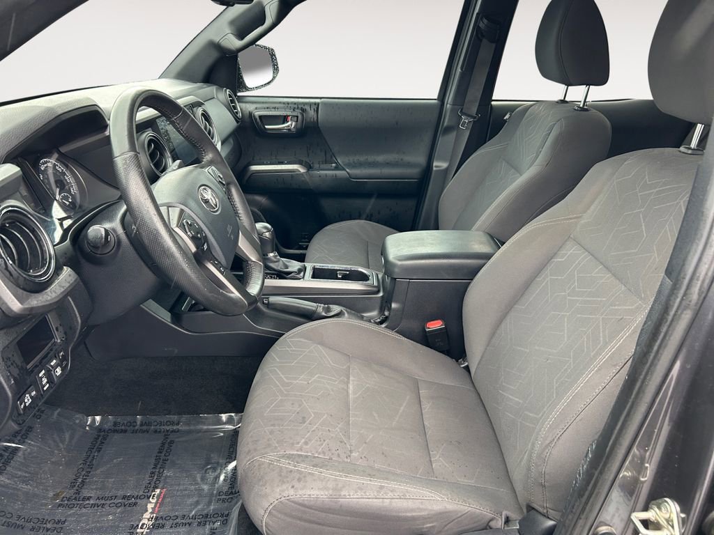 Used 2017 Toyota Tacoma TRD Off-Road w/ Tow Package (A/T) image 15