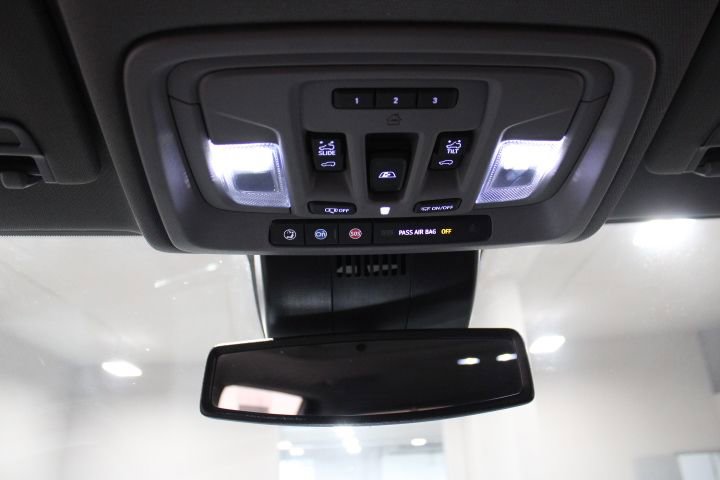 Used 2024 Chevrolet Silverado 2500 LTZ w/ LTZ Convenience Package image 43
