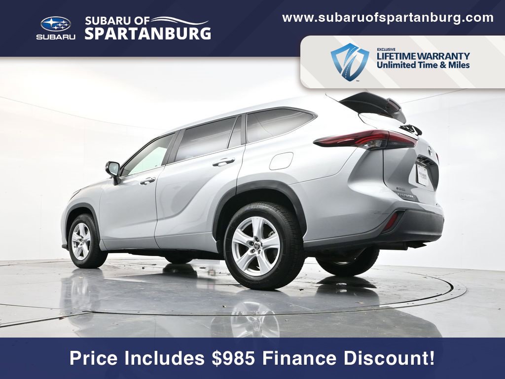 Used 2024 Toyota Highlander LE image 28