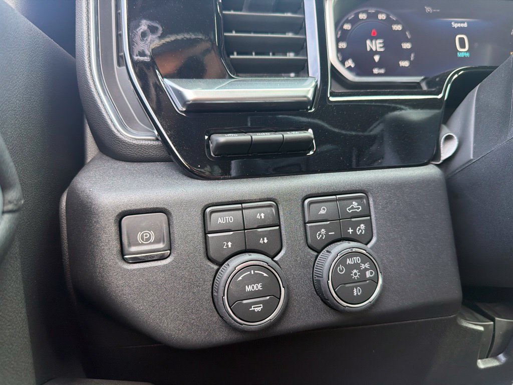 New 2026 Chevrolet Silverado 3500 High Country w/ Technology Package AWD/4WD image 18