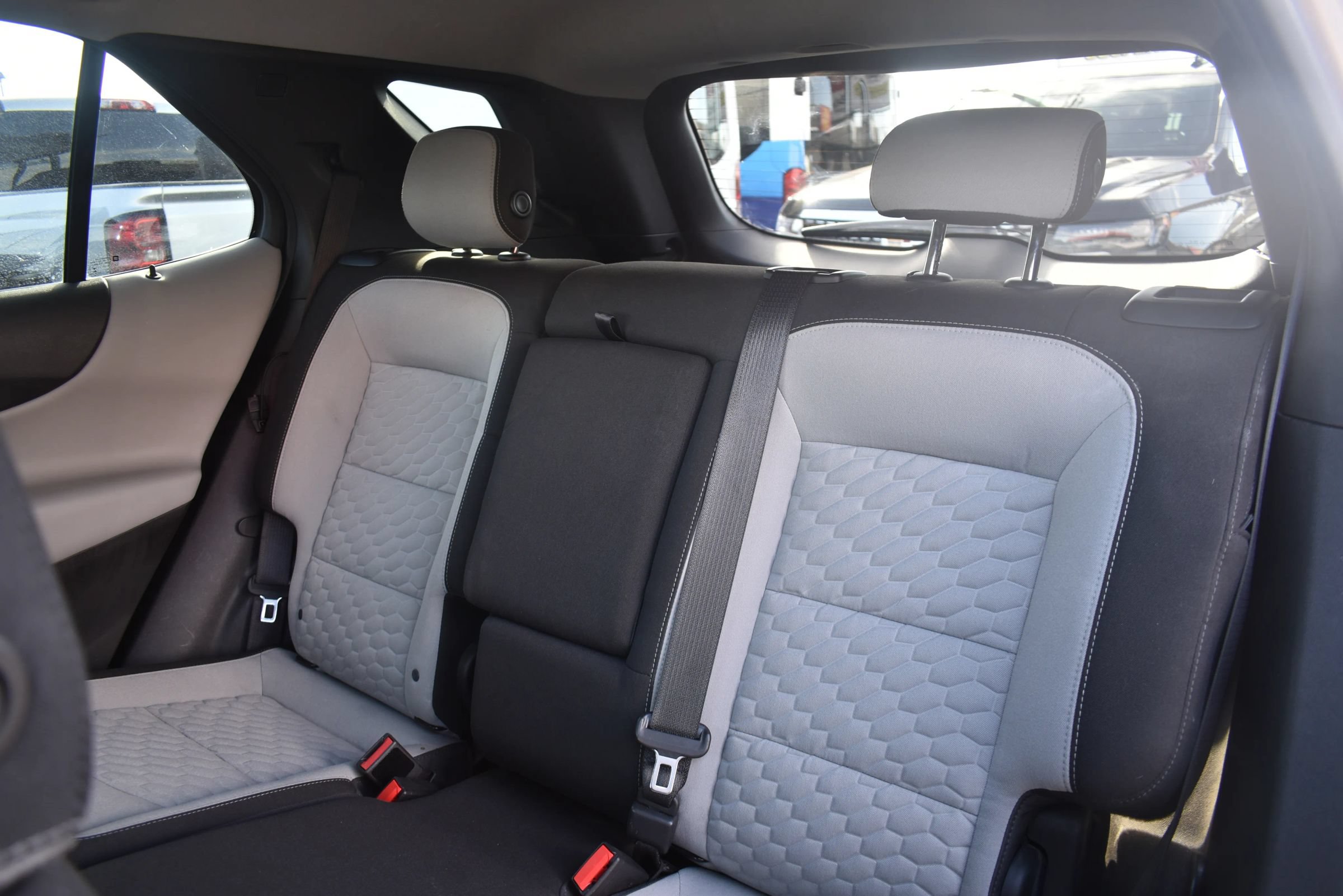 Used 2018 Chevrolet Equinox LS FWD image 11