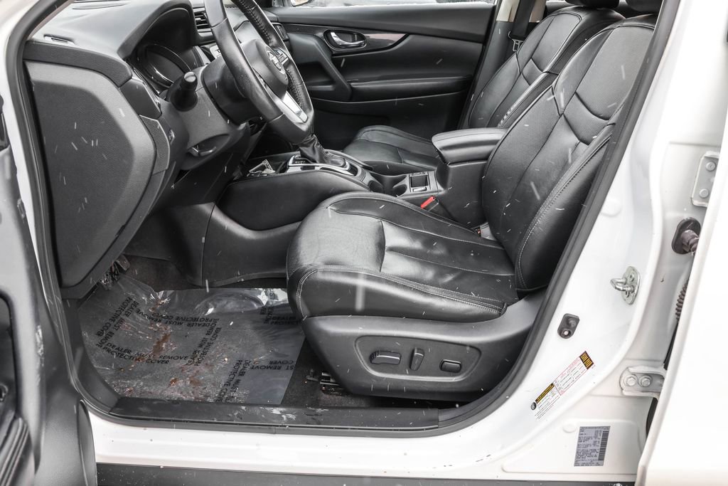 Used 2020 Nissan Rogue SL w/ Premium Package image 19