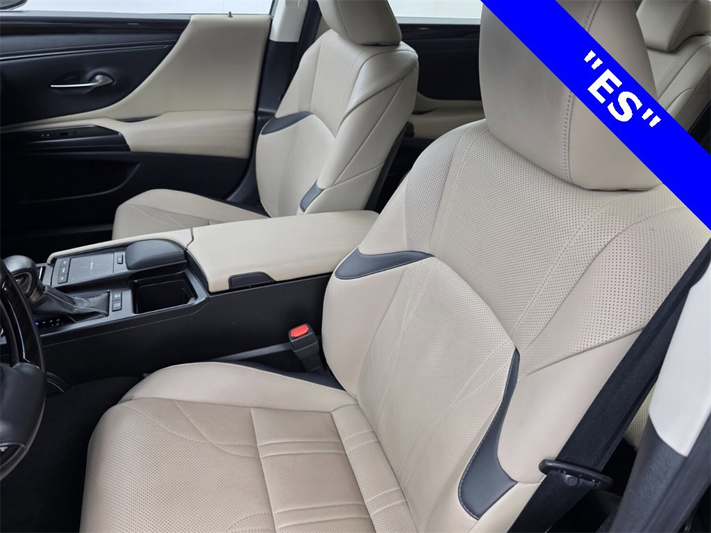 Used 2019 Lexus ES 300h image 11